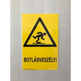 Botlásveszély tábla